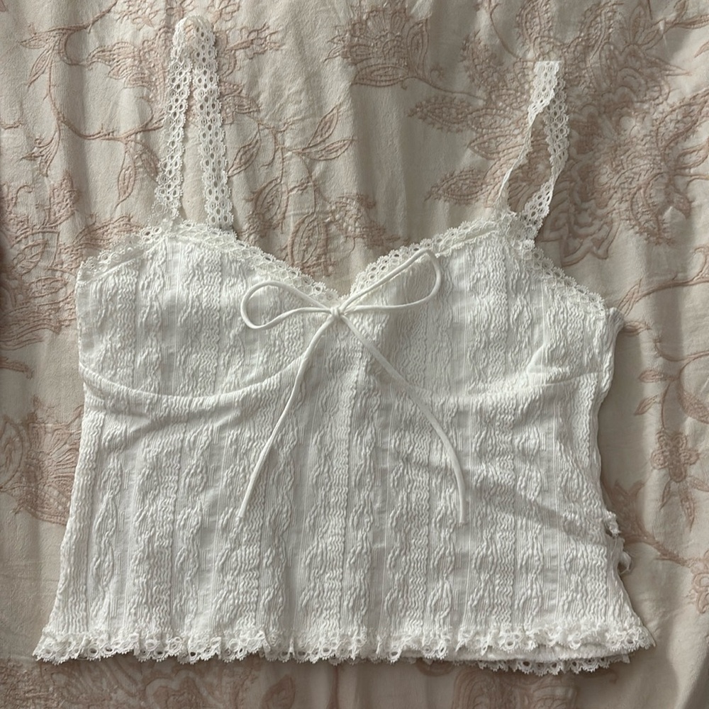 EDIKTED Lacy Knit Tank